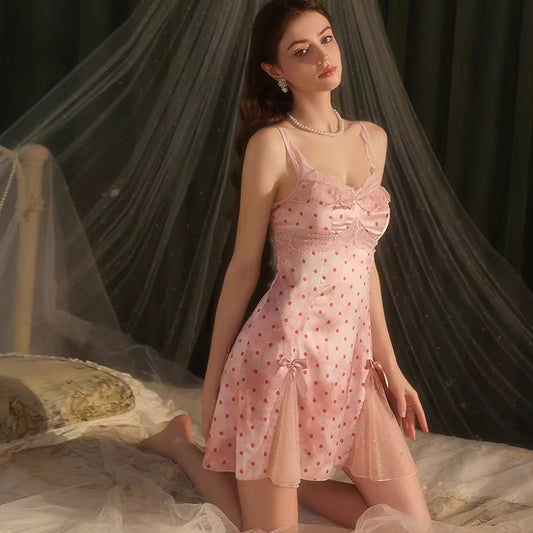 The Queen Dots Sleepwear