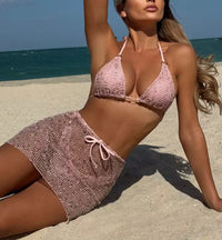 Bikini Perona Pipi Matahari Terbenam di Lautan